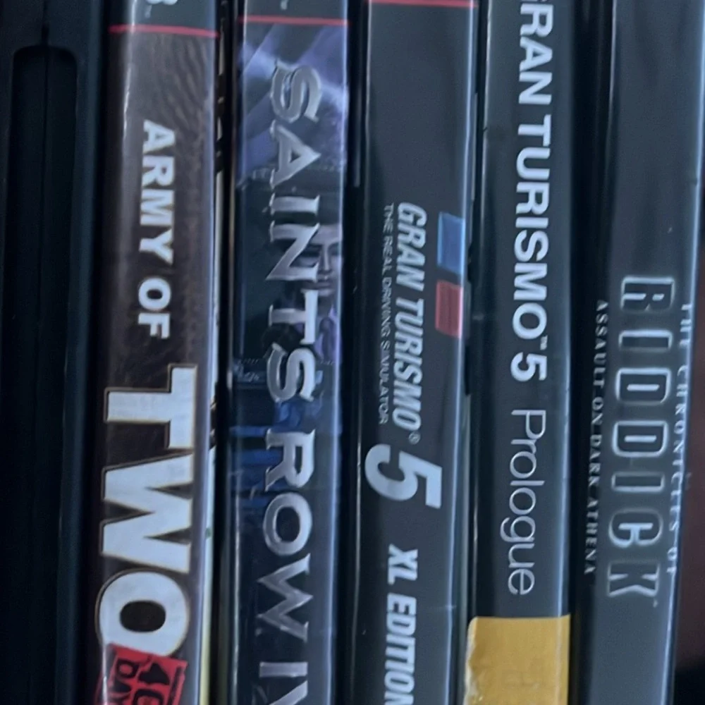 Need gone asap works fine tested comes with games and controllers (Evanston IL)